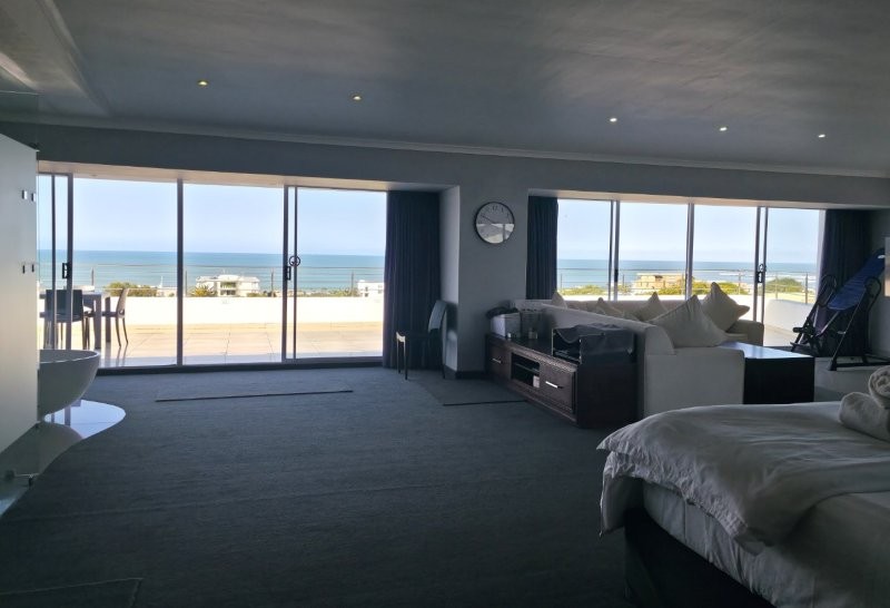 5 Bedroom Property for Sale in Jeffreys Bay Central Eastern Cape